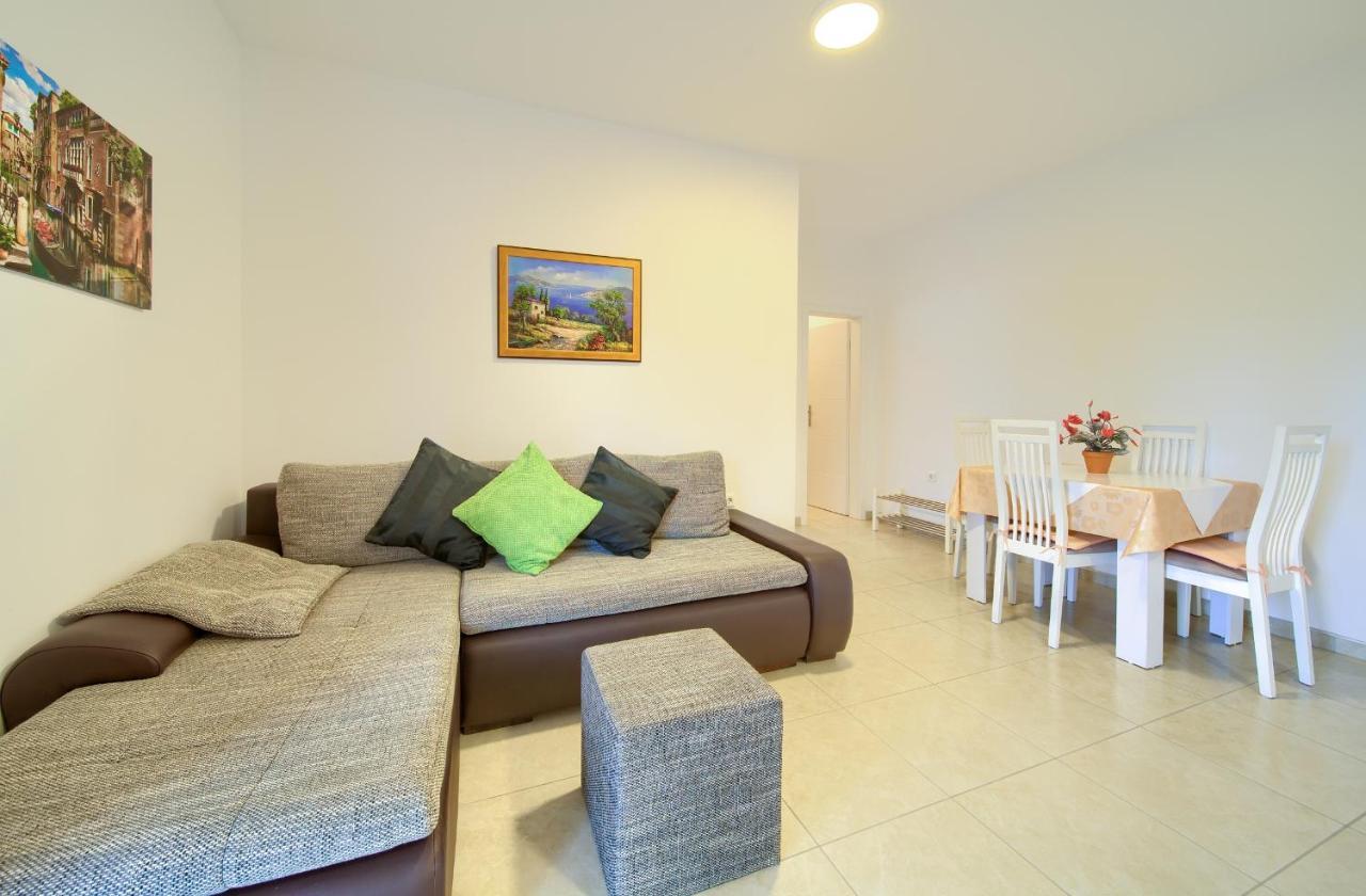 Apartmani Mara Matic Malinska Zewnętrze zdjęcie