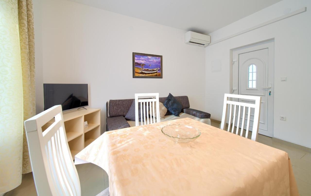 Apartmani Mara Matic Malinska Zewnętrze zdjęcie